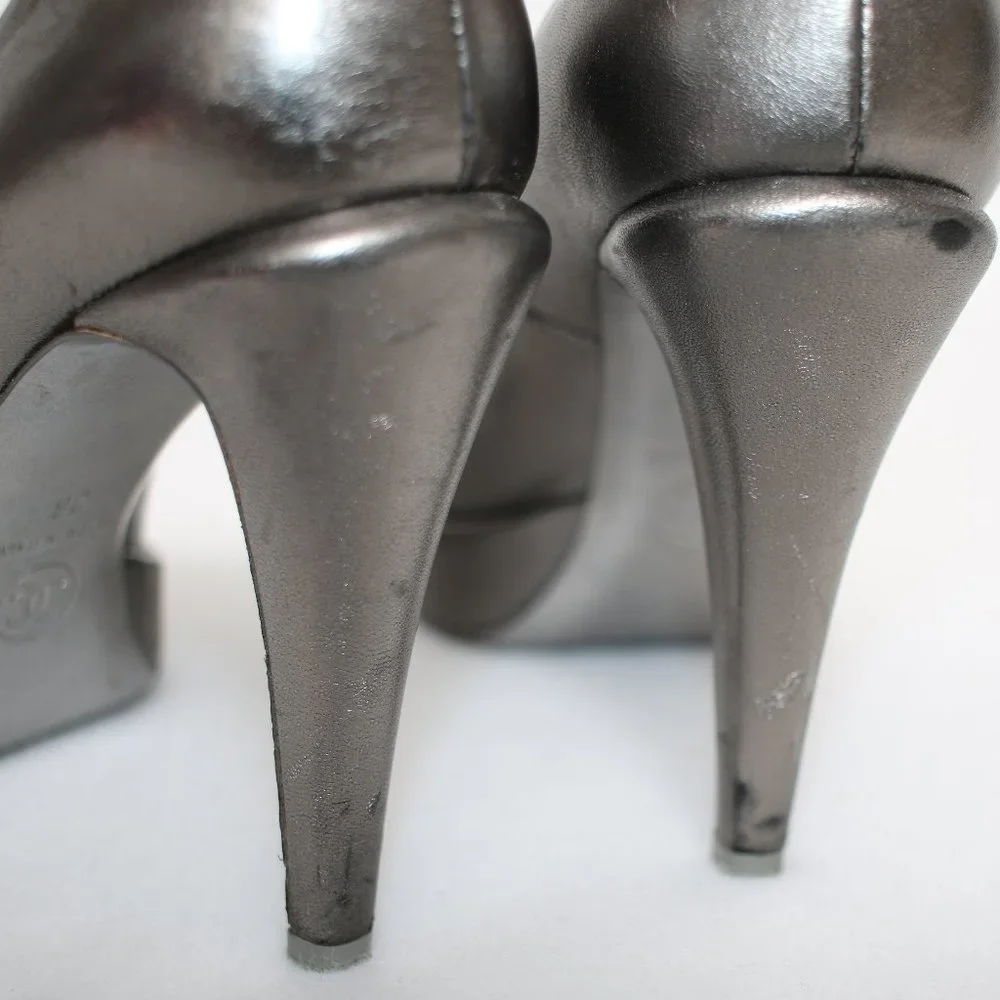 CHANEL Camellia Metallic Silver Leather Pumps Sz 36 - Picture 8 of 13